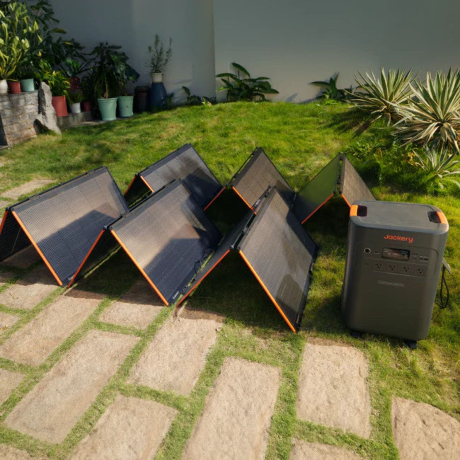 2 Jackery SolarSaga 500 X attached in Jackery Portable Station 