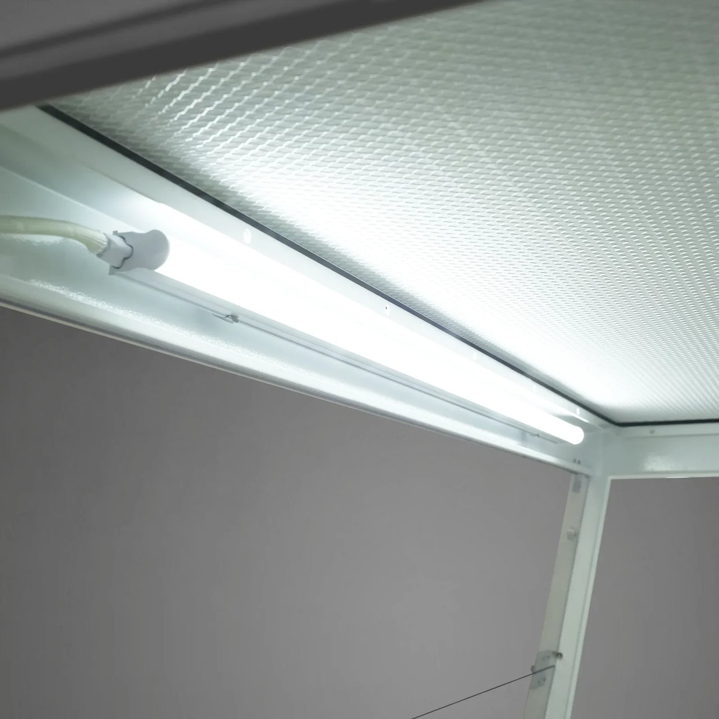 MechMaxx CB-V1 Clean Bench 33.9" Wide Vertical Laminar Flow HEPA Filtration UV Sterilization ISO Class 5 New