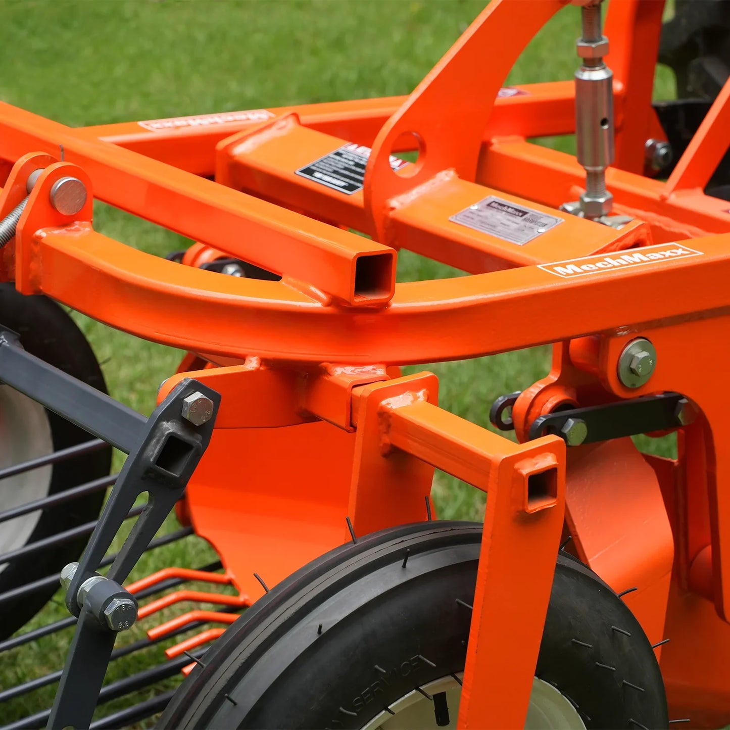 MechMaxx PH19 Potato Harvester 3 Point One Row PTO Driven Potato Digger Picker New