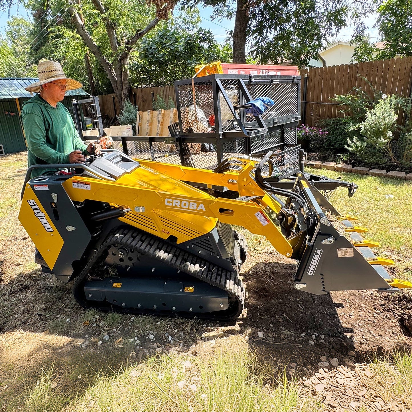 MechMaxx STL1000 Skid Steer Loader Mini Stand-On Compact Track Loader 25HP Kubota Diesel Engine 4"-1 Bucket CII New