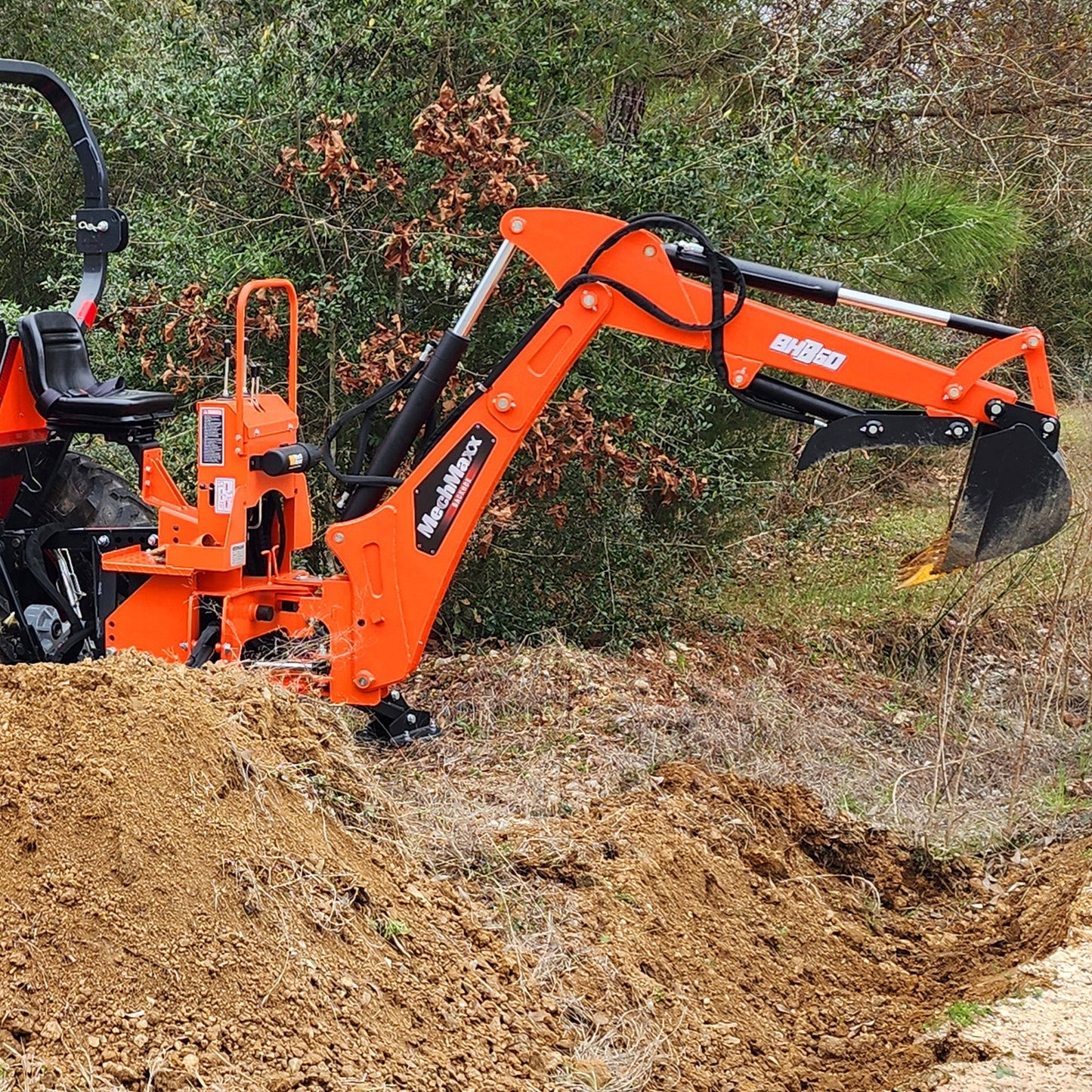 MechMaxx BH660 Tractor Backhoe Attachment 7' Mechanical Thumb 12" Bucket ISO/SAE Switchable Controls Self-Contained Hydraulic System 3 Point Hitch Cat 1 15-50 HP New